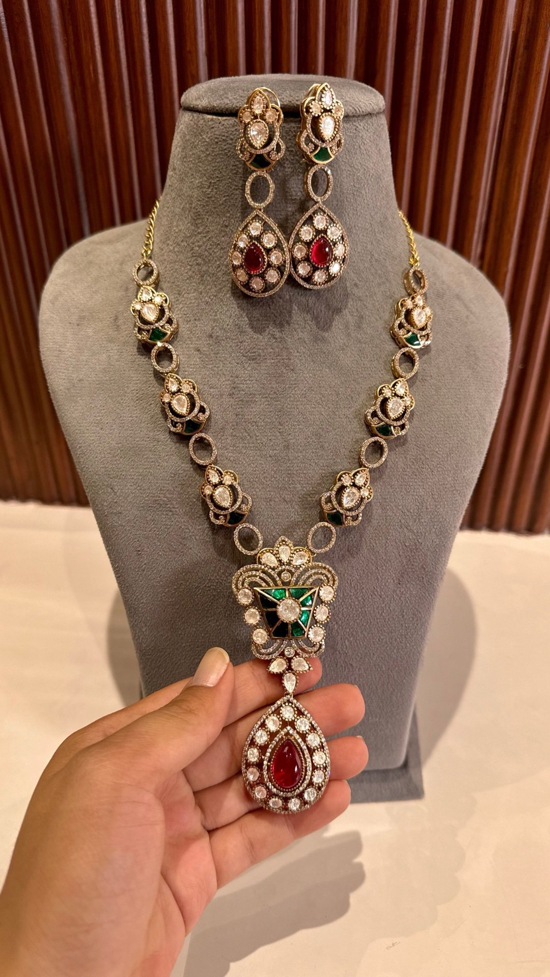 Epoxy Necklace With Earrings